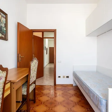 Lhe Street Ik Apartman *